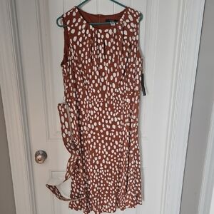 Elegant Rust Midi Dress with White Dots